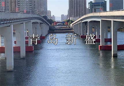 鋼覆式柔性復(fù)合材料防撞設(shè)施 自浮式防撞裝置